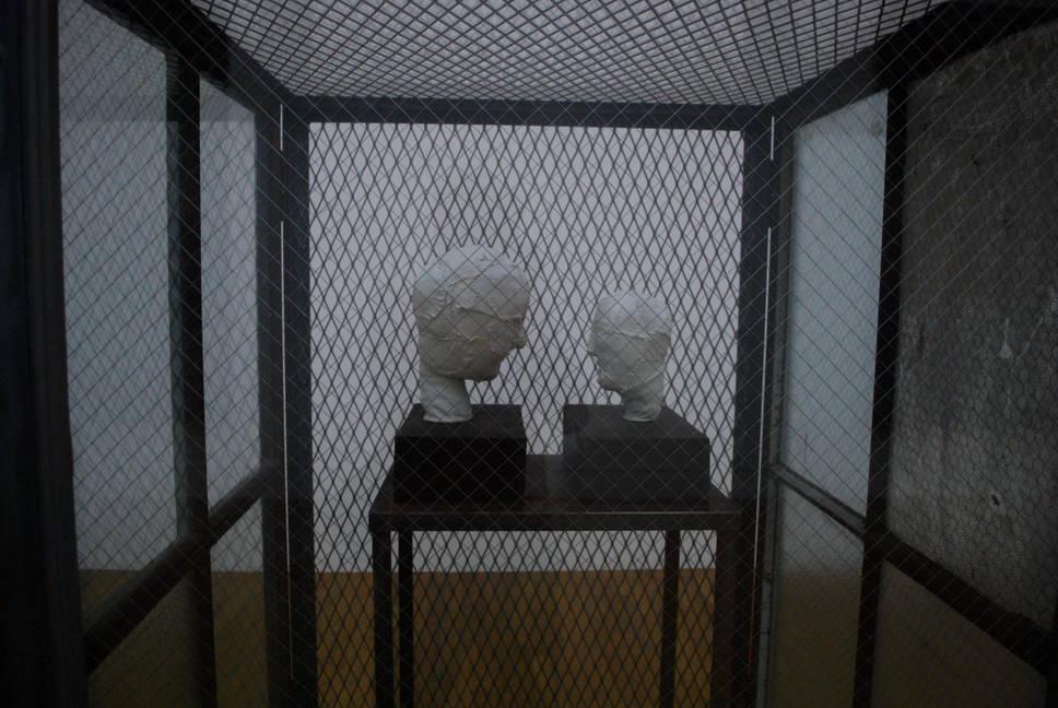 GAM - EROI_03.JPG - LOUISE BOURGEOIS - Parigi 1911-New York 2010 - CELL XX (2000)